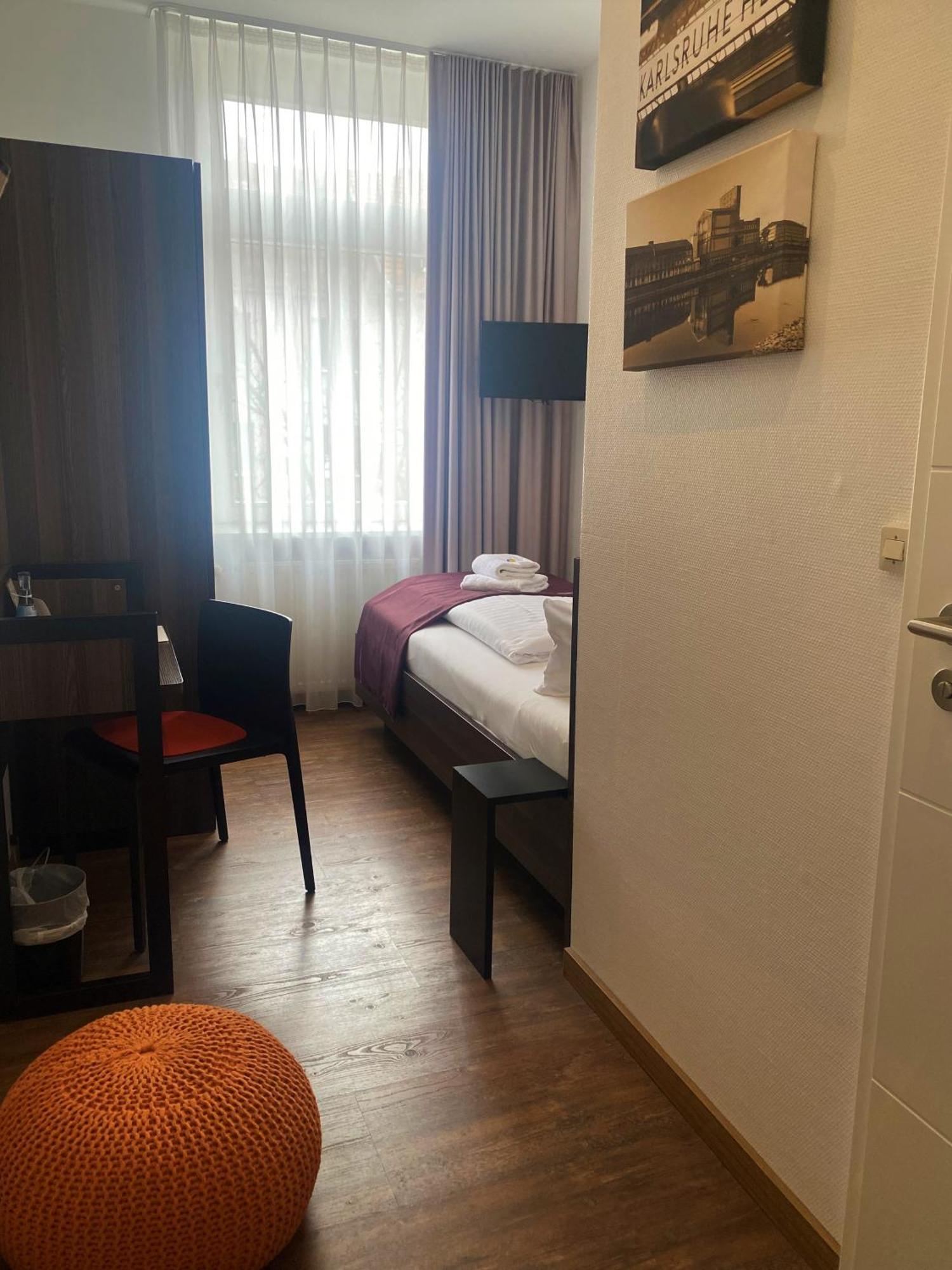 Sevendays Hotel Karlsruhe Bagian luar foto