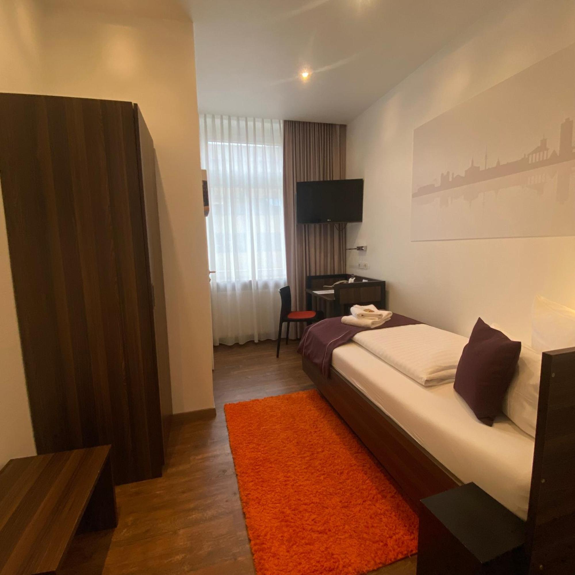 Sevendays Hotel Karlsruhe Bagian luar foto