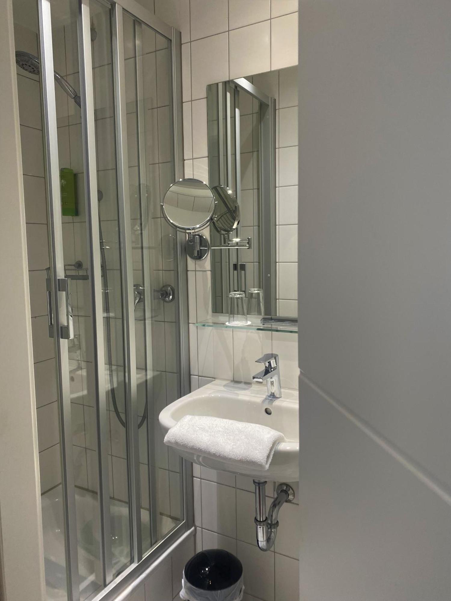 Sevendays Hotel Karlsruhe Bagian luar foto