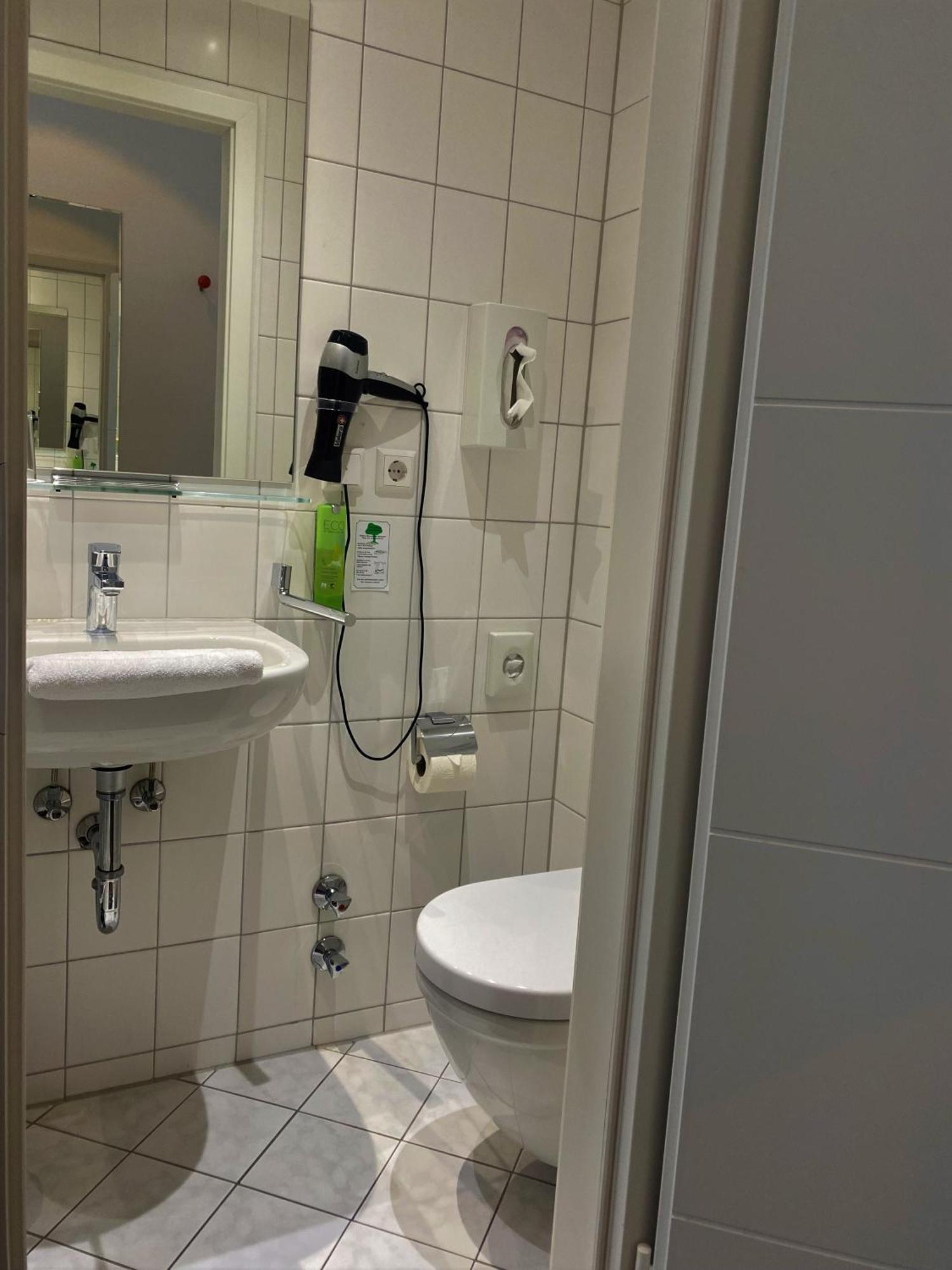 Sevendays Hotel Karlsruhe Bagian luar foto