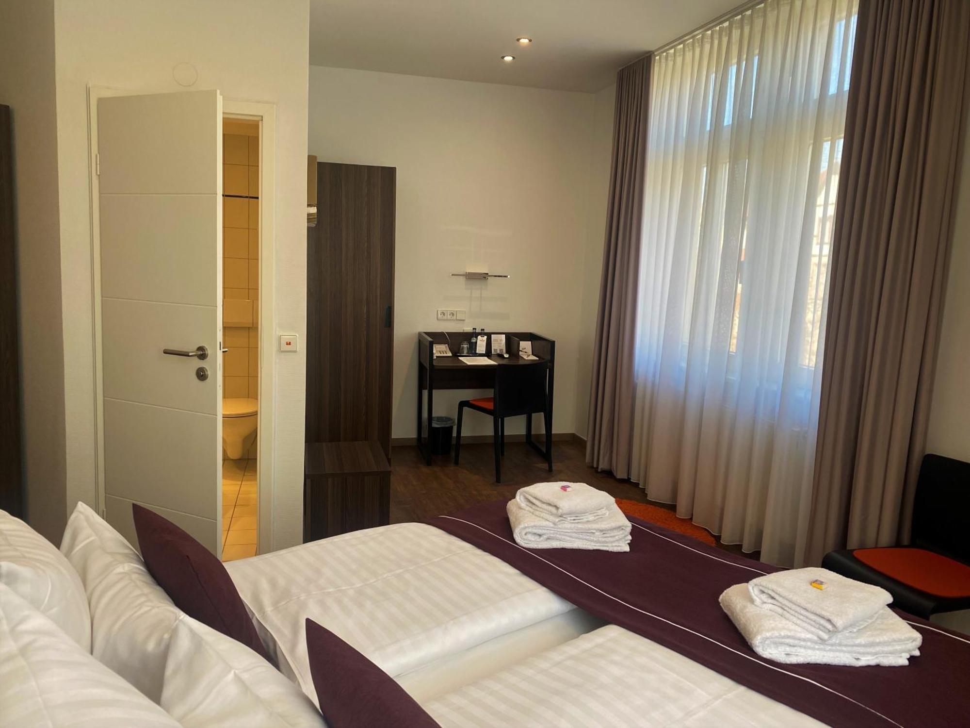 Sevendays Hotel Karlsruhe Bagian luar foto