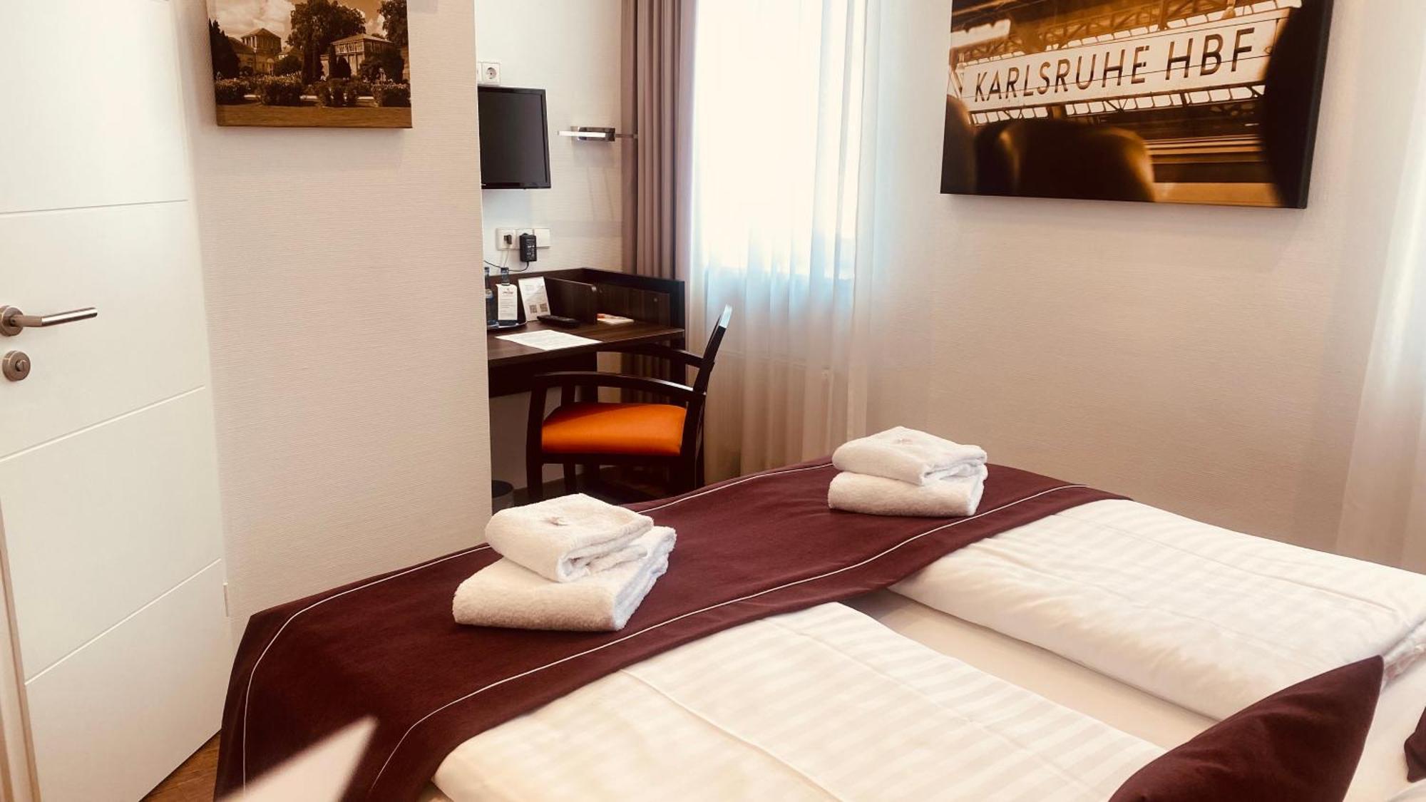 Sevendays Hotel Karlsruhe Bagian luar foto