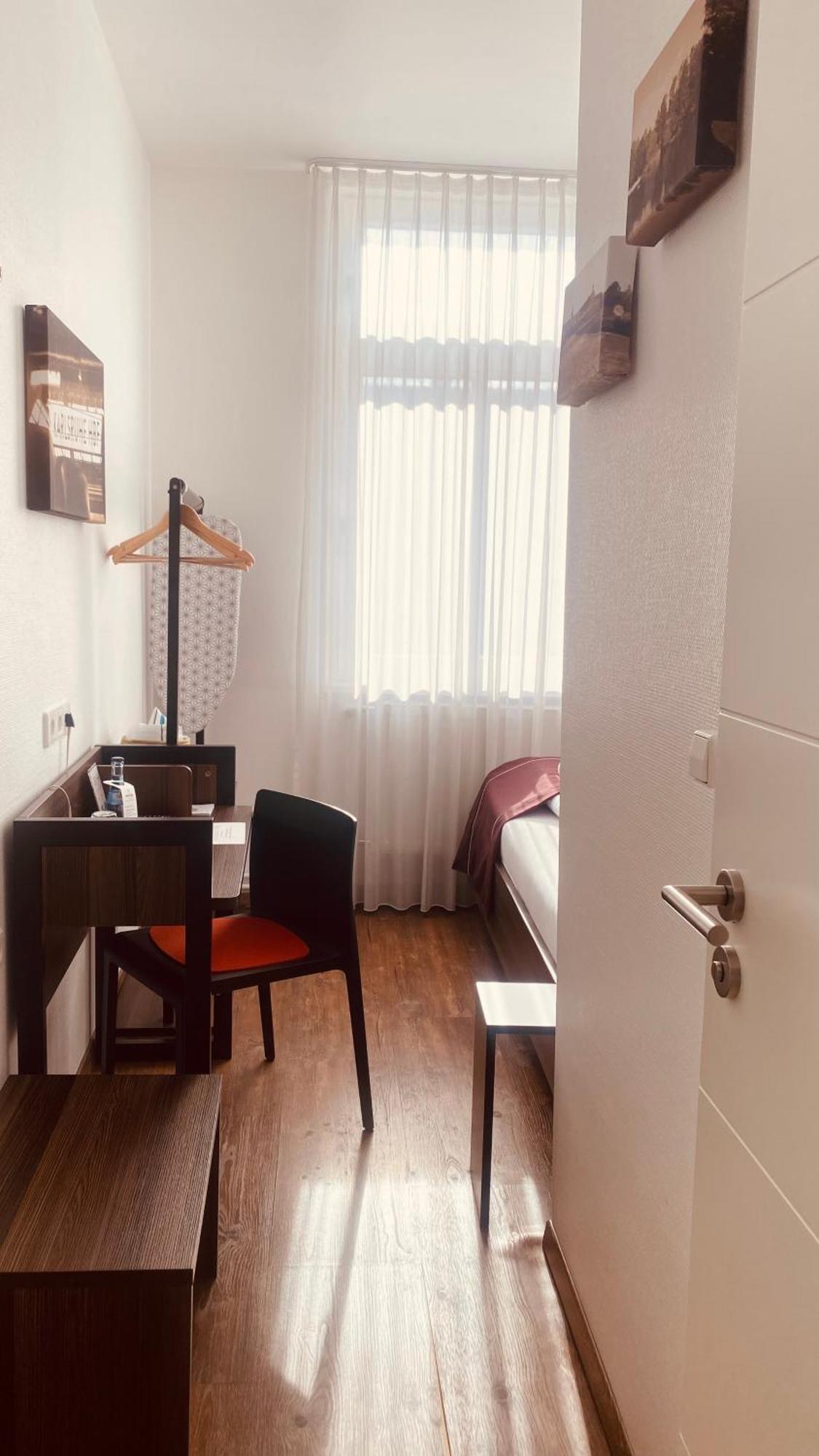 Sevendays Hotel Karlsruhe Bagian luar foto
